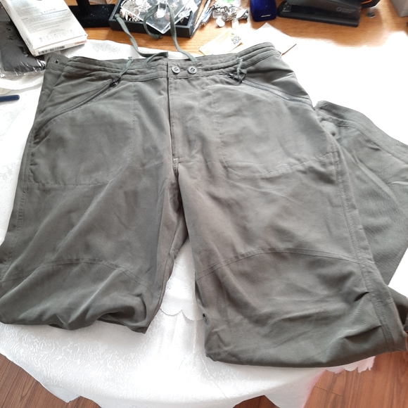 Ladies plus size pants. - Picture 4 of 10